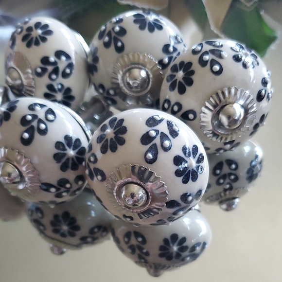 P12 Floral Ceramic Knobs with Black Pattern - Picture 3 of 5